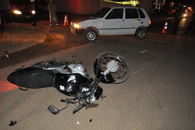 Vilhena: homem de 32 anos fica em estado grave após choque entre moto e carro