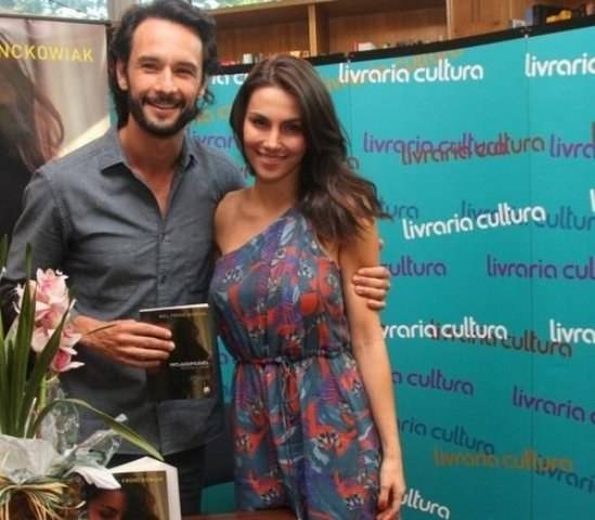 Namorada de Rodrigo Santoro, Mel Fronckowiak quer engravidar em 2015