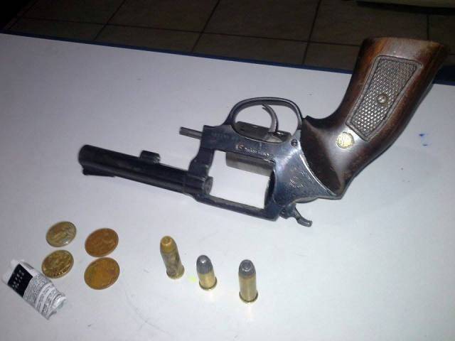 Polícia flagra dupla suspeita em Vilhena; garoto de 17 anos estava armado 