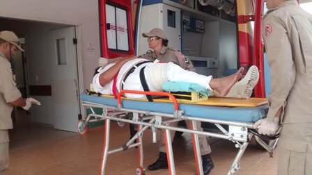 Vilhena: banda de boi despenca sobre açougueira, que sofre perfuração na perna