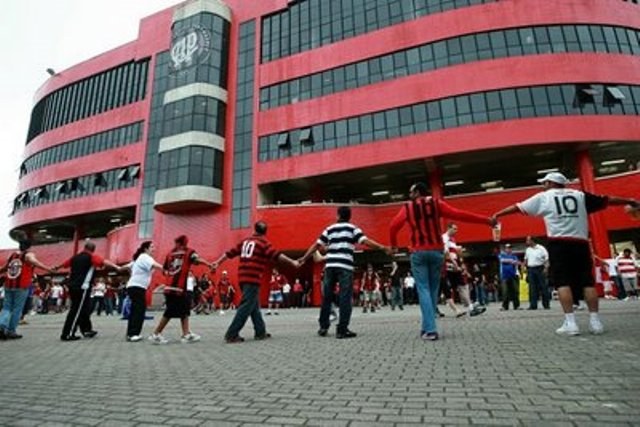 CRISE POLÍTICA NO ATLÉTICO PARANAENSE PODE AJUDAR O VEC