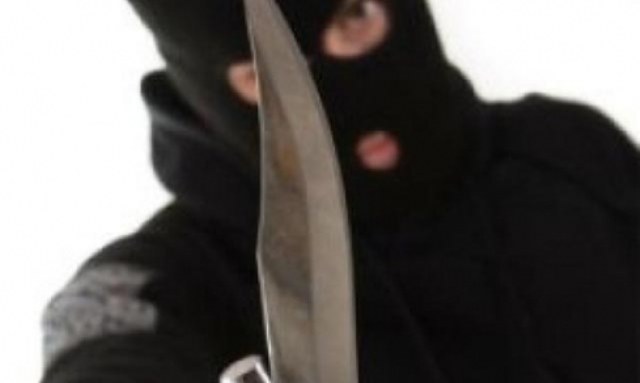 Em Vilhena, comerciante e esposa acordam com ladrão armado dentro de casa