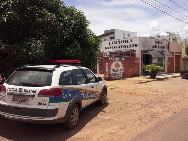 Durante assalto, ex-secretário municipal tem arma apontada no peito em Vilhena