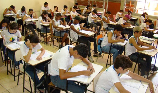 Pesquisa revela que ainda existem 90 mil jovens fora da escola em Rondônia