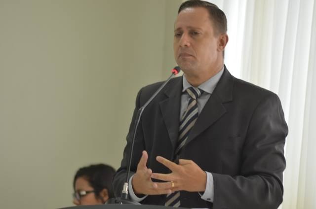 Segurança e educação dominam debates na primeira sessão da Câmara em 2015