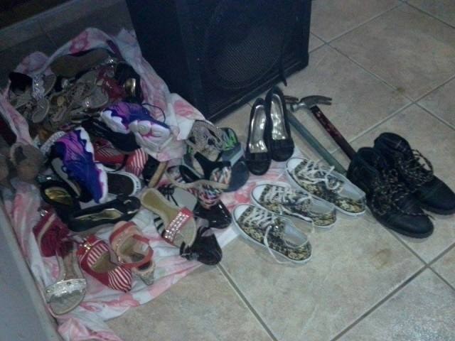 Garota de 17 anos confessa venda de drogas e produtos roubados em escola