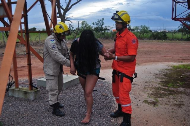 Mulher de 31 anos ameaça se jogar de torre em Vilhena: decepção amorosa