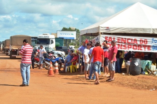 Greve dos caminhoneiros chega ao fim e rodovia é liberada em Vilhena