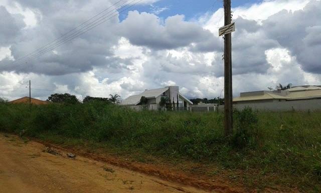 Moradores protestam contra terreno baldio que esconde marginais em Vilhena