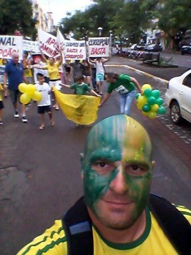 Vilhenense puxa protesto contra Dilma em SC e vira destaque em todo o Brasil