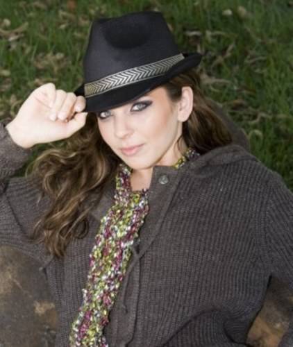 JORNALISTA VAI CONCORRER A RAINHA DA EXPOVIL