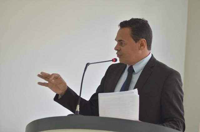 Célio Batista fala sobre erro da SEMTER em Projeto que homenagearia pioneira