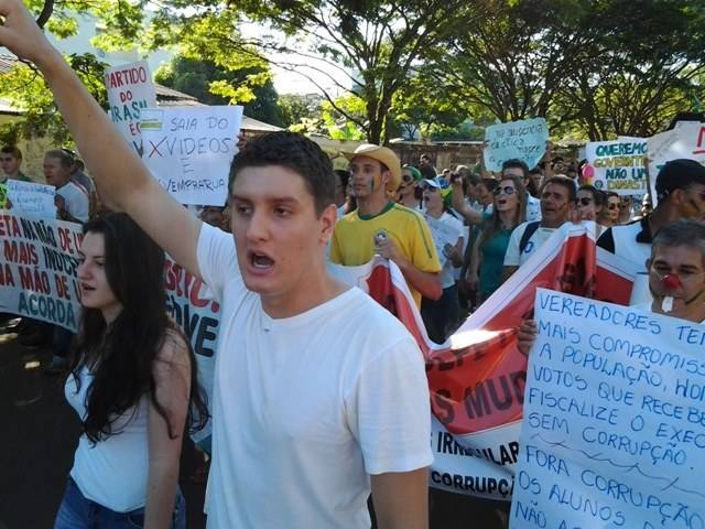 Vilhena: jovens do “Dia do Basta” preparam manifestação contra corrupção