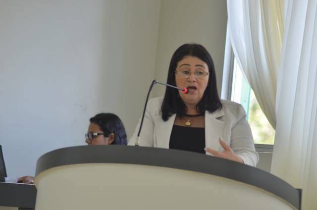 Vilhena: vereadora vai investigar água em escola e ônibus escolares irregulares 