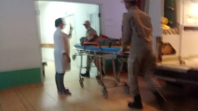 Homem surtado aterroriza hospital em Vilhena e faz infartado pular pela janela