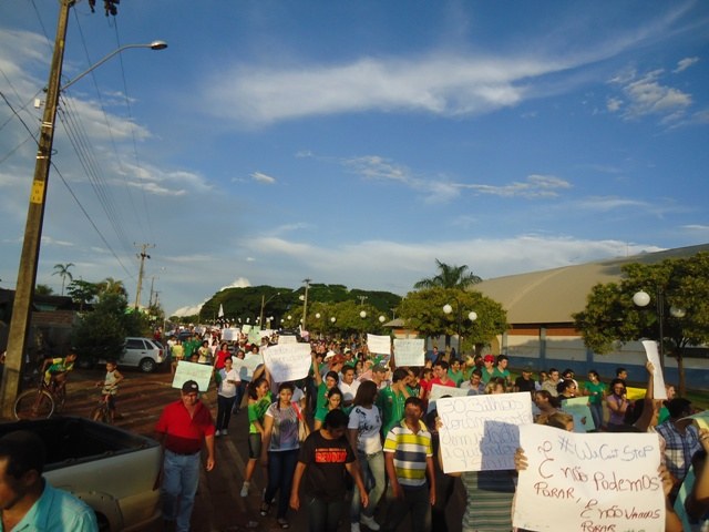 População de Cerejeiras também vai às ruas em ato contra a corrupção
