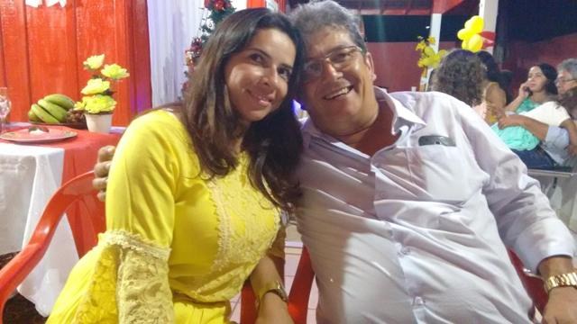 Esposa de vereador esculhamba adversário do marido em Chupinguaia