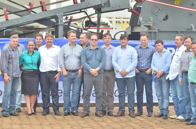 Em Vilhena, vice-governador Daniel Pereira entrega britador móvel de calcário