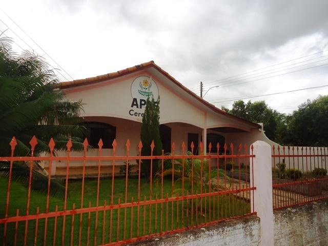 Com boa estrutura e 28 funcionários, Apae de Cerejeiras atende a 70 alunos