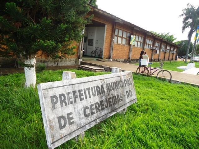 Servidores da prefeitura de Cerejeiras farão turno integral a partir de abril