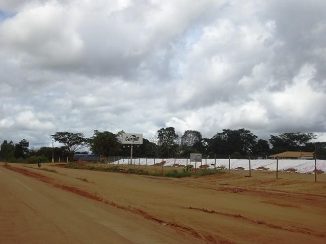 Acaba fila de caminhões de soja para descarregar em empresa de Cerejeiras