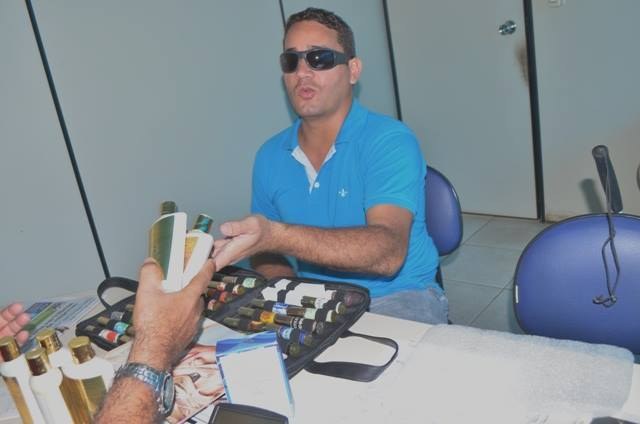 Vilhenense que ficou cego lutado contra o câncer dá exemplo de superação