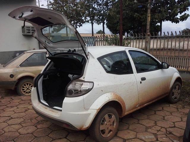 Rapazes de 18 e 19 anos tem carro roubado por ladrões completamente bêbados