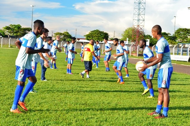 Com um a menos em quase todo segundo tempo, VEC bate o Genus no Gentil Valério 