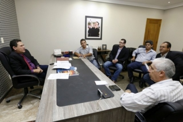 Cerejeiras: políticos, empresários e pastores se unem para cobrar investimentos