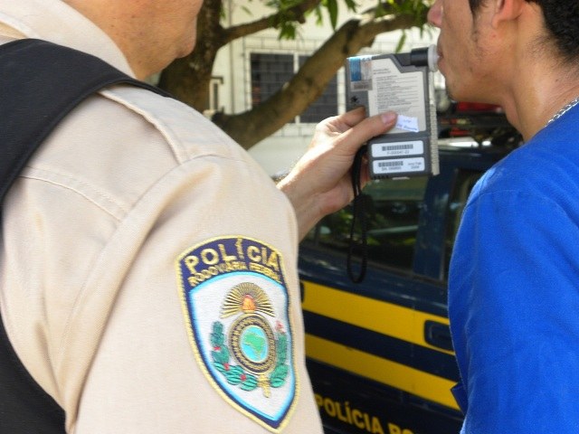 PRF de Vilhena prende três motoristas dirigindo embriagados no fim de semana