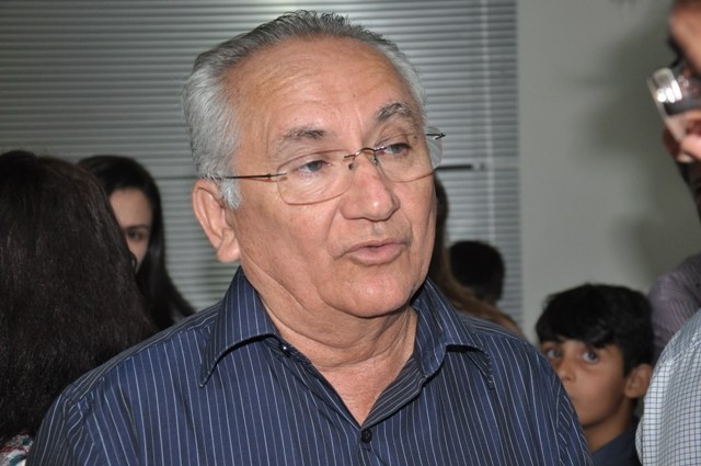 Presidente do PMDB insinua que pode anular convenção vencida por vereador