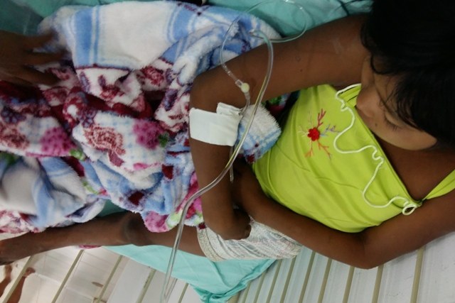 Criança indígena de nove anos picada por cobra é atendida no Hospital Regional