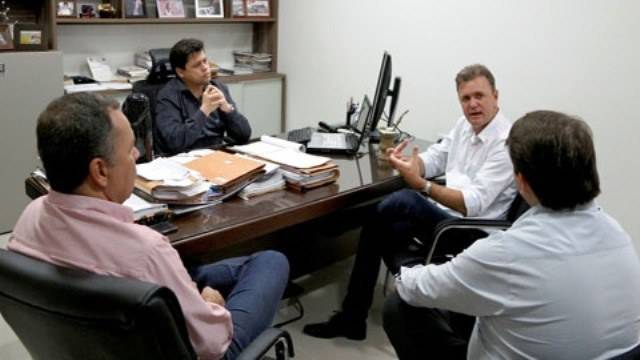 Deputado discute com empresários novos de vôos diários de Vilhena a Porto Velho