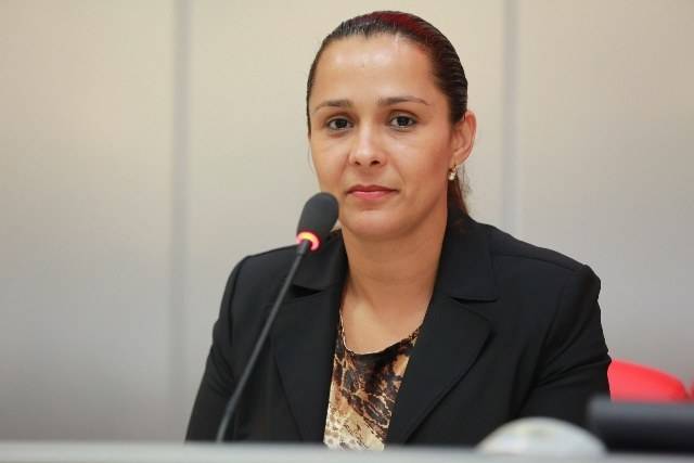 Deputada destaca avanços da Seduc em Vilhena e pede agilização do ENEM on line