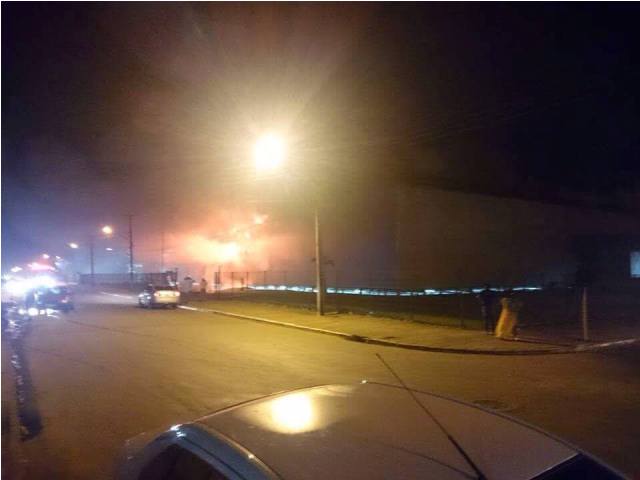 URGENTE! Shopping de Vilhena pega fogo; Bombeiros tentam controlar chamas