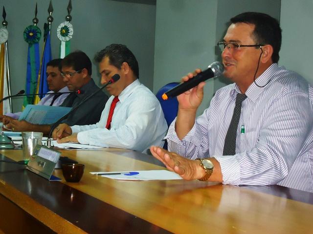 Em Cerejeiras, vereador rebate “boato” sobre obras paradas e defende prefeito