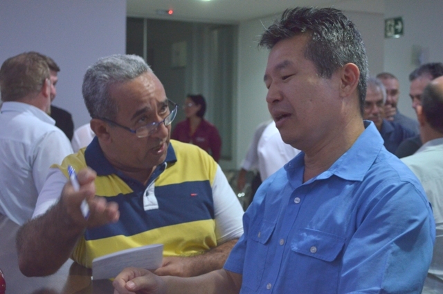 Único a dominar idioma mandarim em Vilhena, empresário recepciona chineses