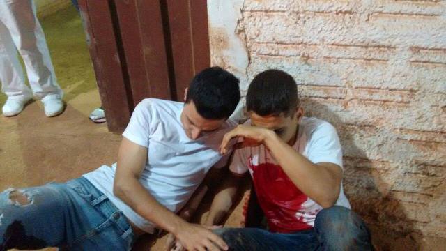 Dois rapazes são baleados em frente Colônia Penal de Vihena: atirador agiu sozinho