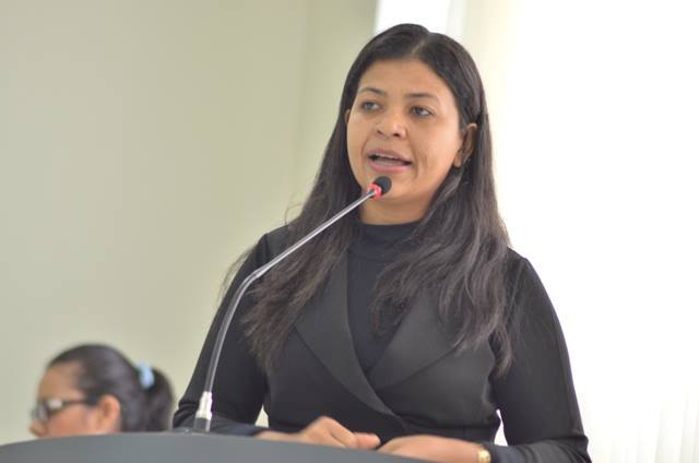 Vereadora evangélica indica e Câmara homenageia pastores e Assembleia de Deus