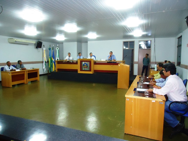 Com desabafos, vereadores fazem última sessão do semestre em Cerejeiras