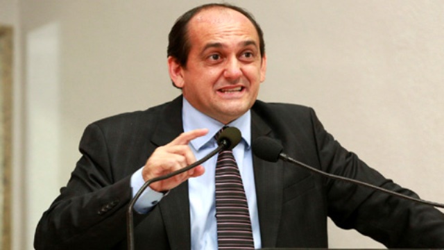 Deputado denuncia empresa de Vilhena e pede que MP investigue coleta de lixo