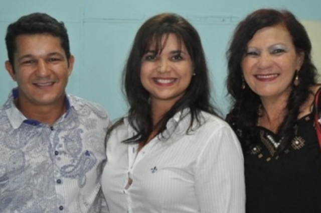 Raquel Donadon visita a FOLHA na Expovil e admite candidatura a federal em 2018