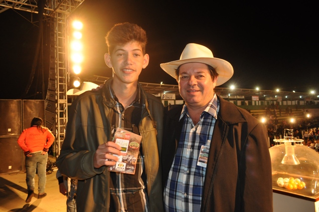 Atraso de quase duas horas no início do bingo gera reclamações na última noite da Expovil