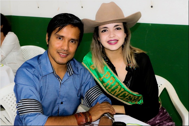 Modelo acidentada respira por aparelhos, mas quadro clínico anima família