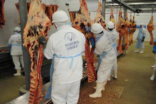 Marfrig terá que pagar R$ 50 milhões se fizer demissão em massa em Chupinguaia