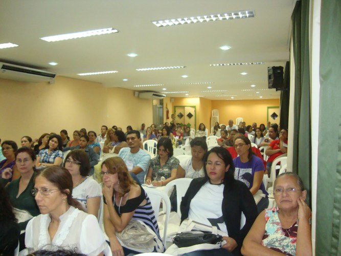 SEMINÁRIO DISCUTE ENSINO RELIGIOSO