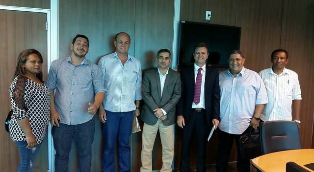 Ironia: após frigorífico fechar em Chupinguaia, asfalto é anunciado por prefeito