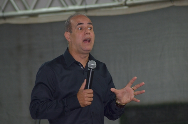 Mais de duas mil pessoas assistiram a palestra do Pastor Claudio Duarte em Vilhena