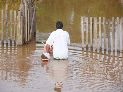 ENCHENTES VOLTAM A CASTIGAR EM RONDÔNIA