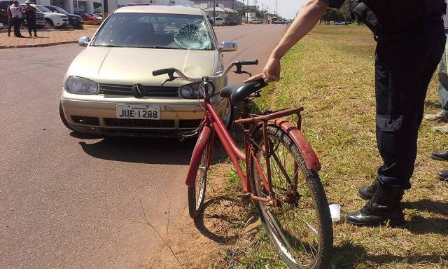 Mulher de 57 anos é atropelada andando de bicicleta em avenida central de Vilhena